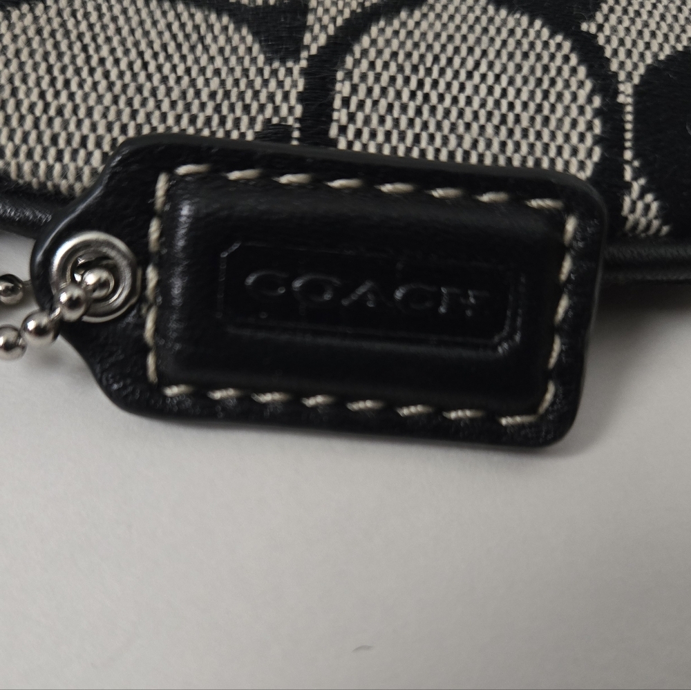 Coach Wristlet - Picture 4 of 7